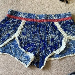 Blue floral shorts with lace trim